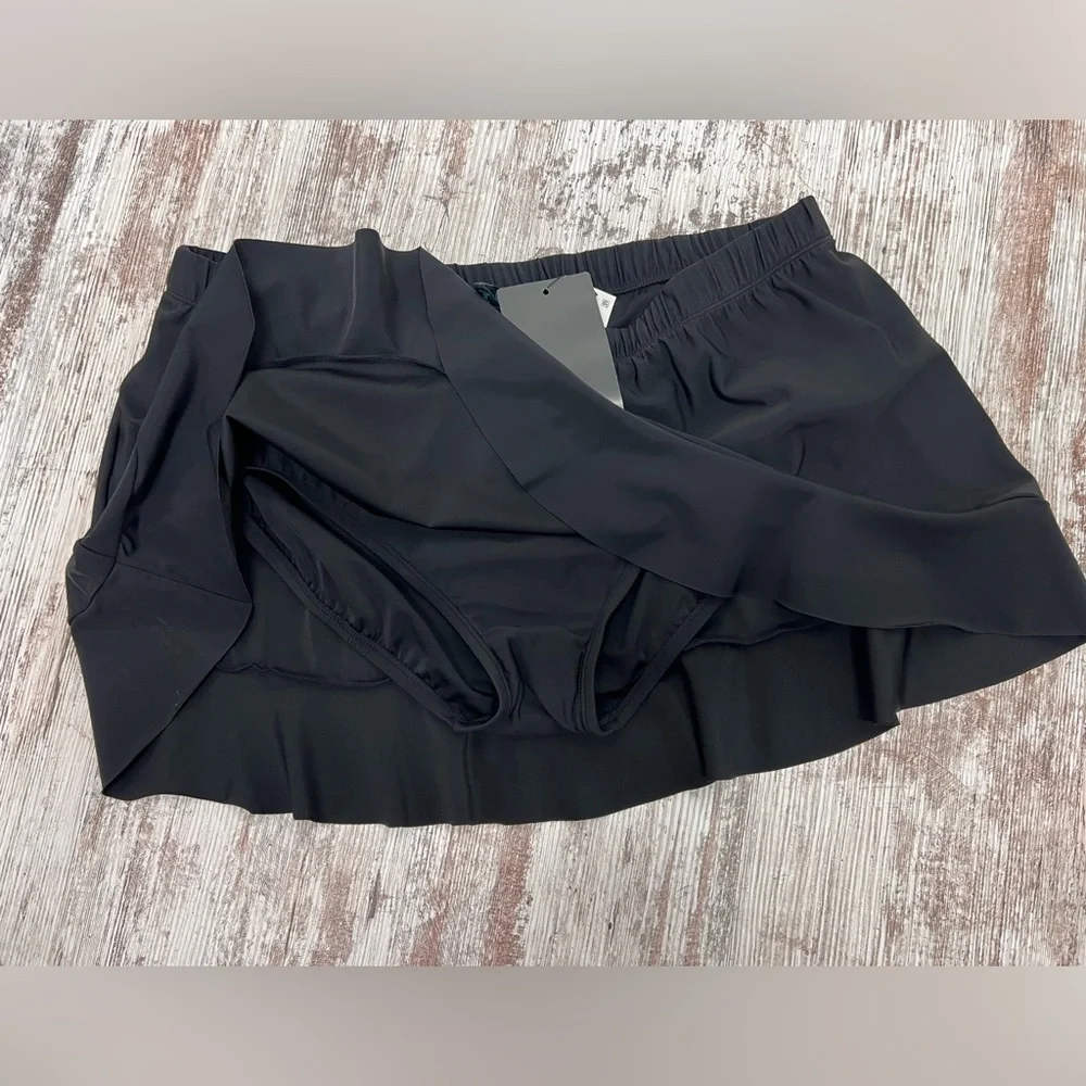WOMEN’S Ruffle Swim Short